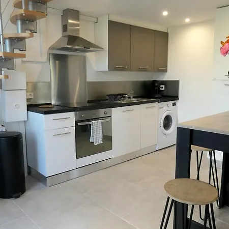 Caremeau 2 Apartment