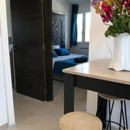 Caremeau 2 Apartment *